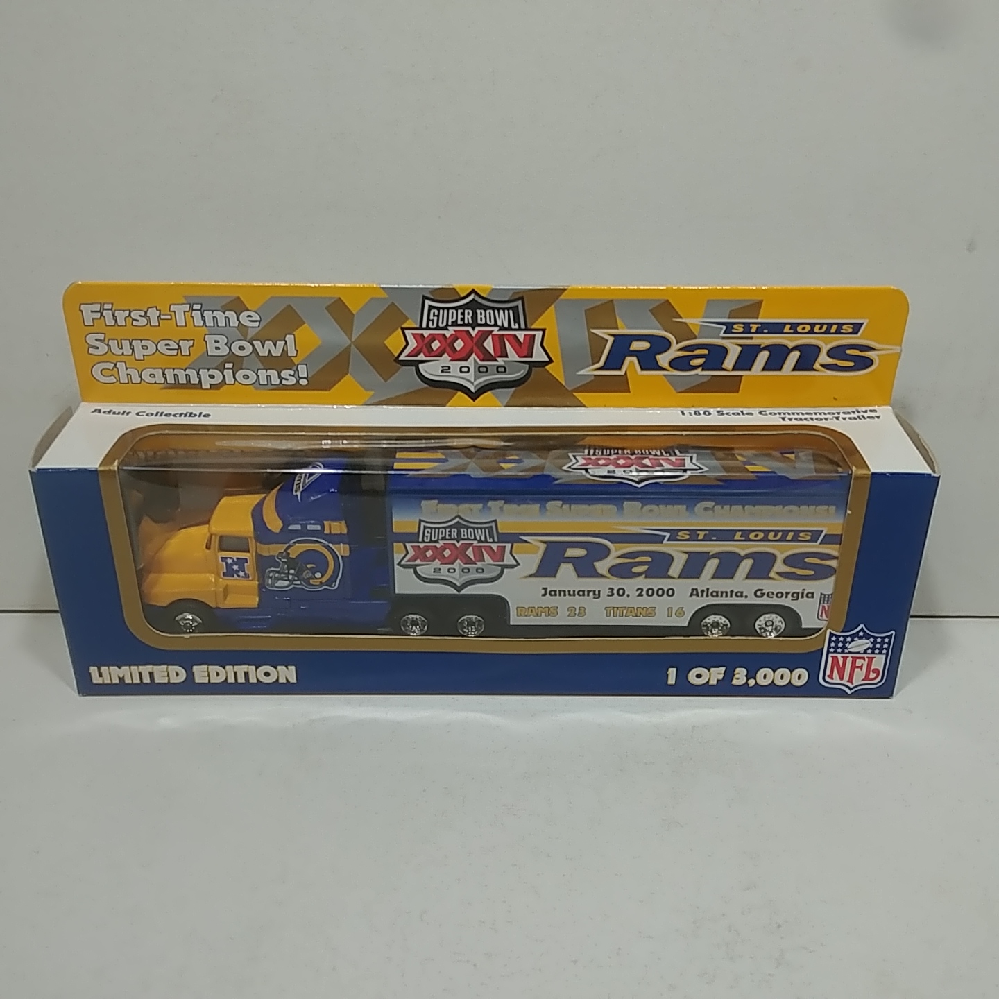 2000 St. Louis Rams 1/87th Super Bowl Champions NFL transporter
