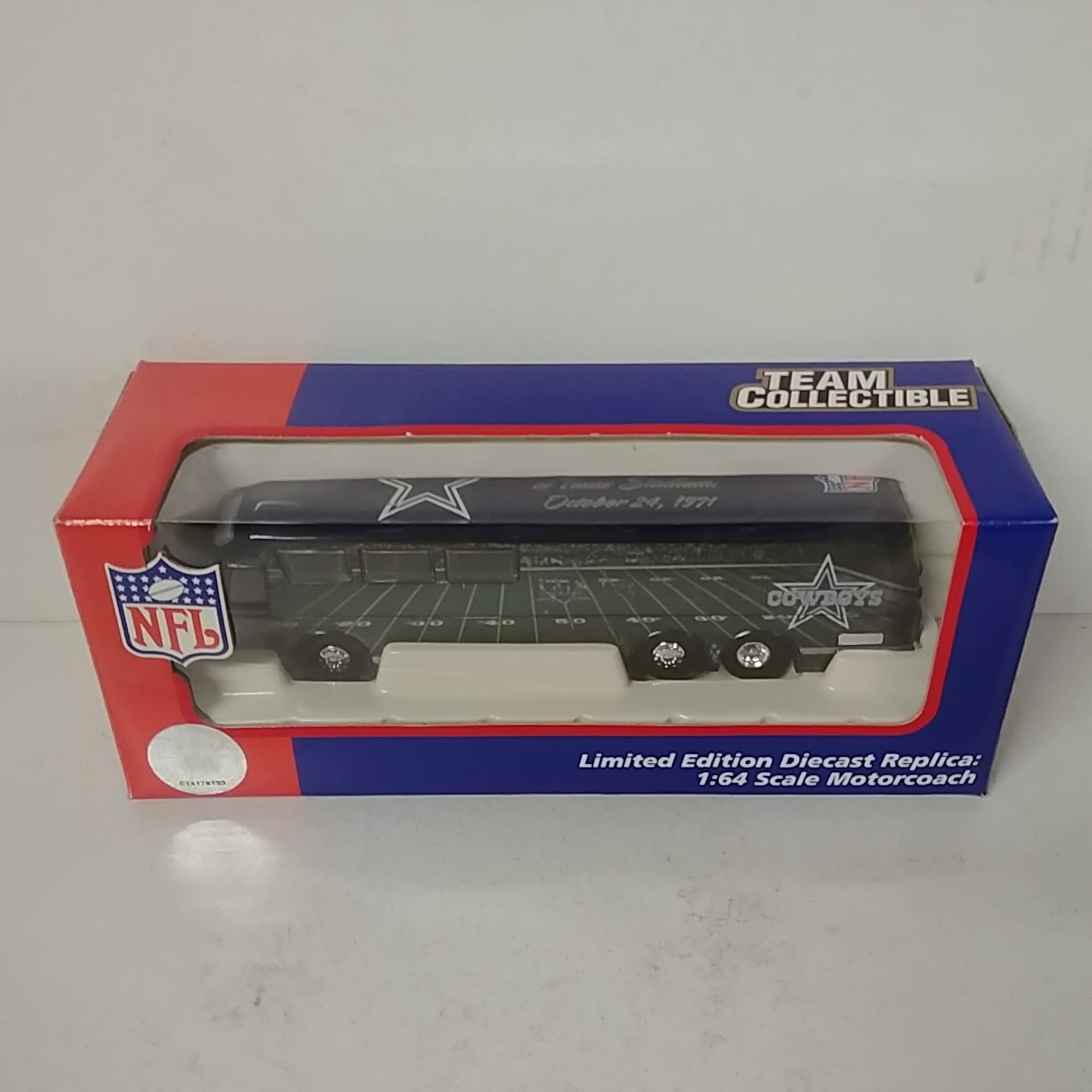 2001 Dallas Cowboys 1/64th Motorcoach