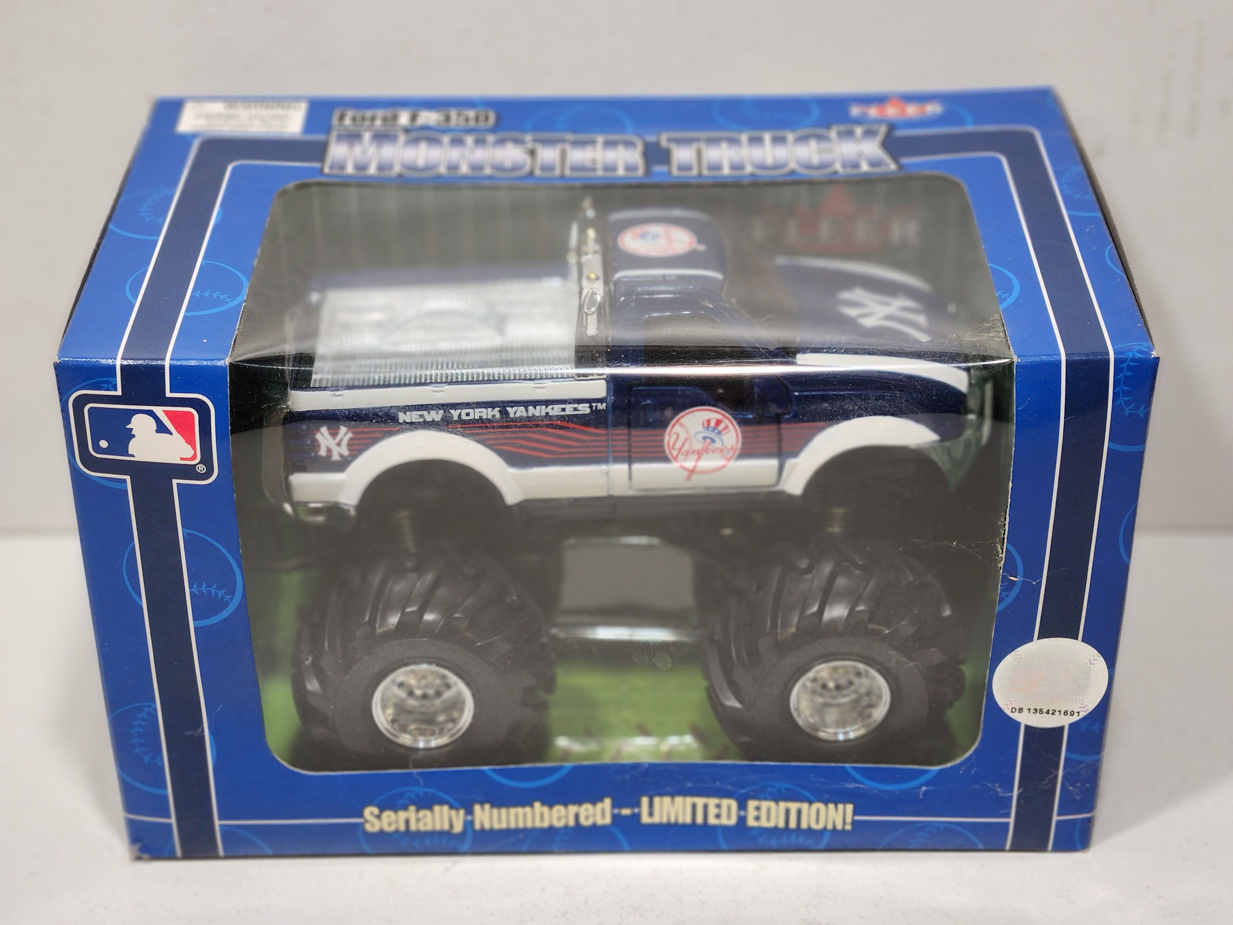 2003 New York Yankees 1/32nd Ford F-350 Monster truck