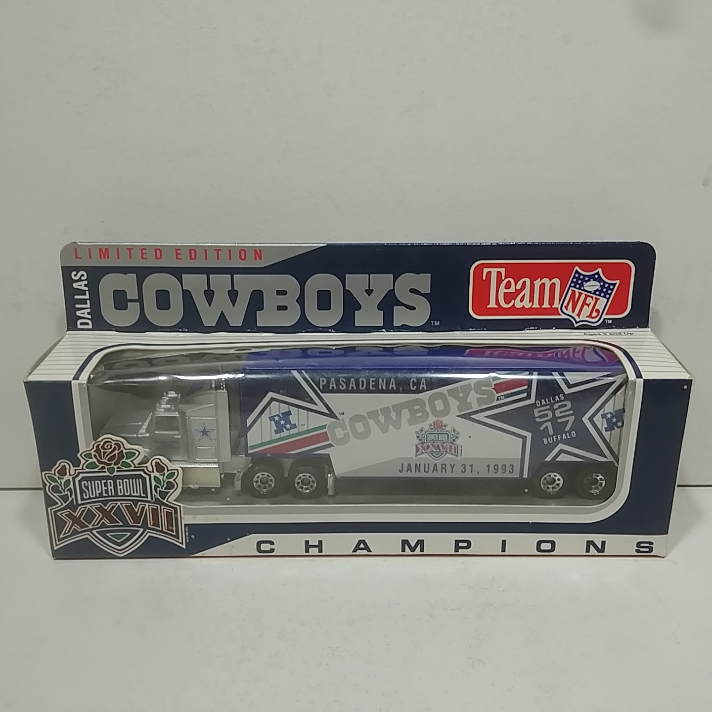 1993 Dallas Cowboys 1/87th Super Bowl XXVII Champions transporter