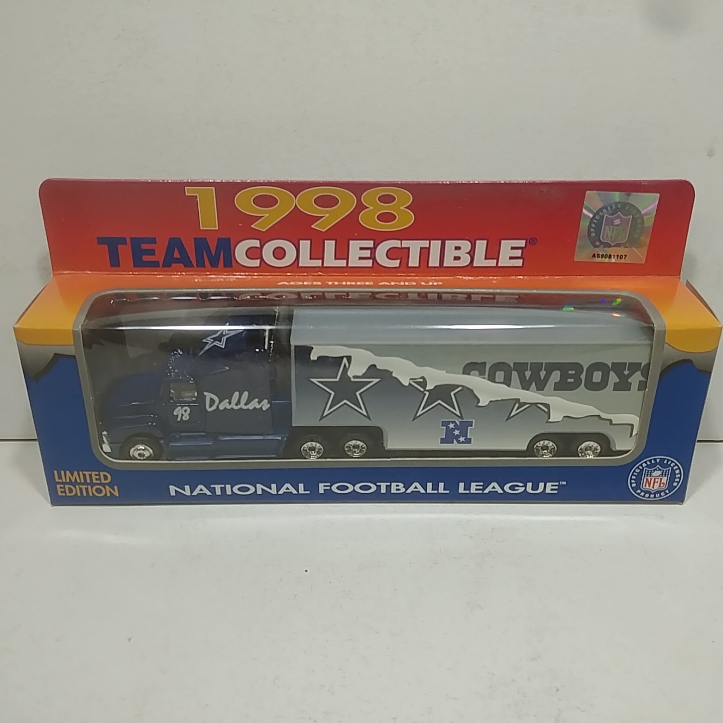 1998 Dallas Cowboys 1/80th NFL transporter