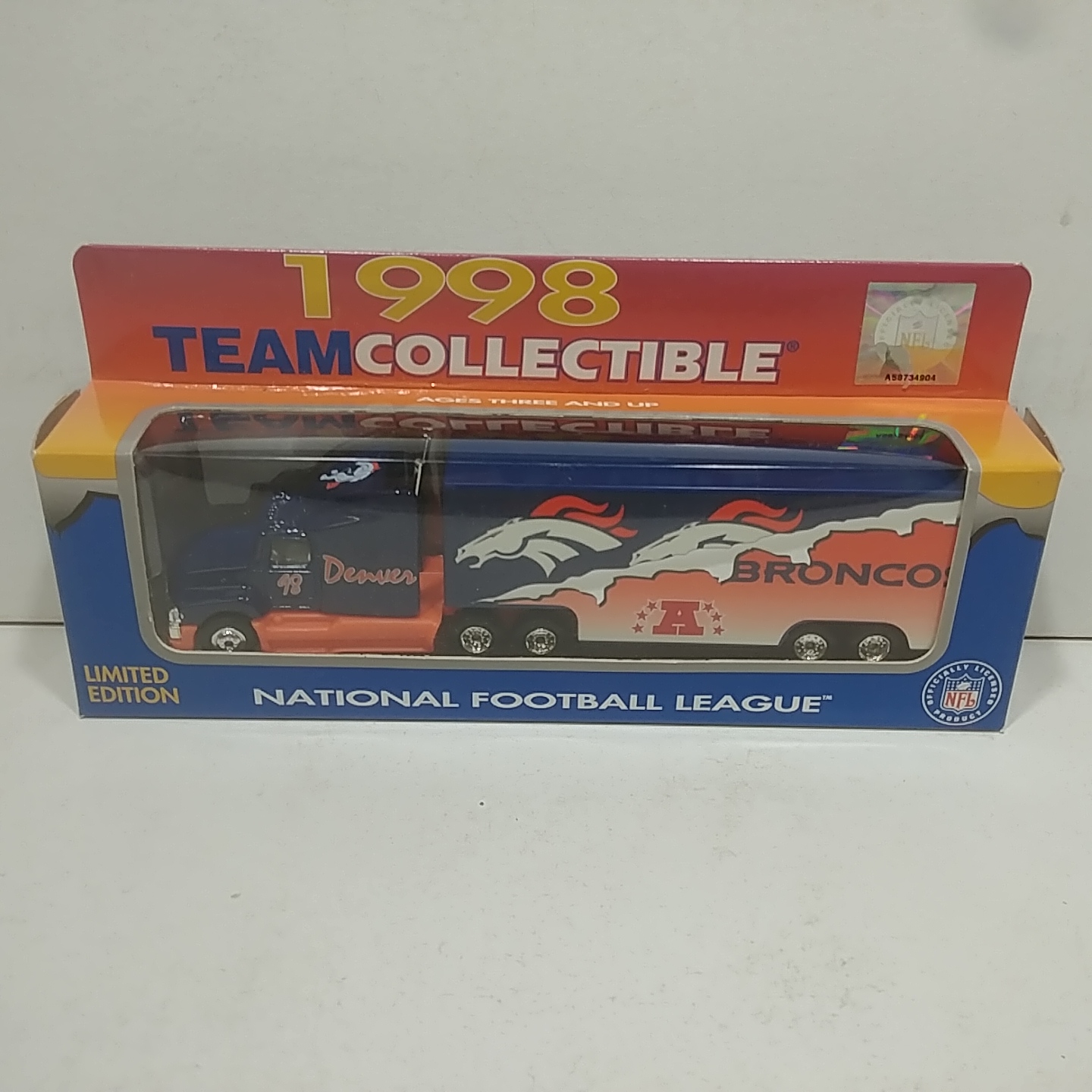 1998 Denver Broncos 1/80th Transporter