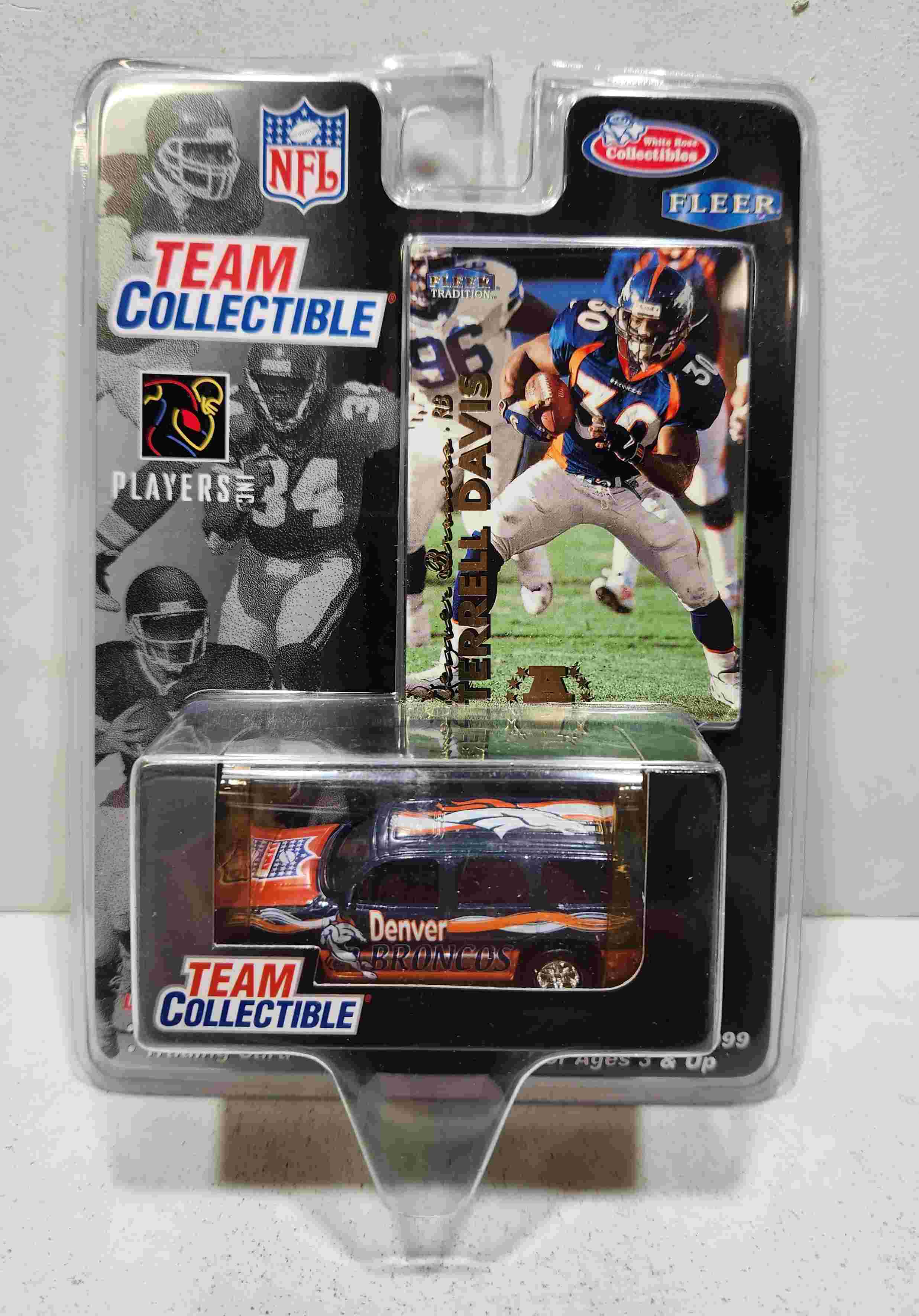 1999 Denver Broncos 1/64th Yukon with Terrell Davis trading card