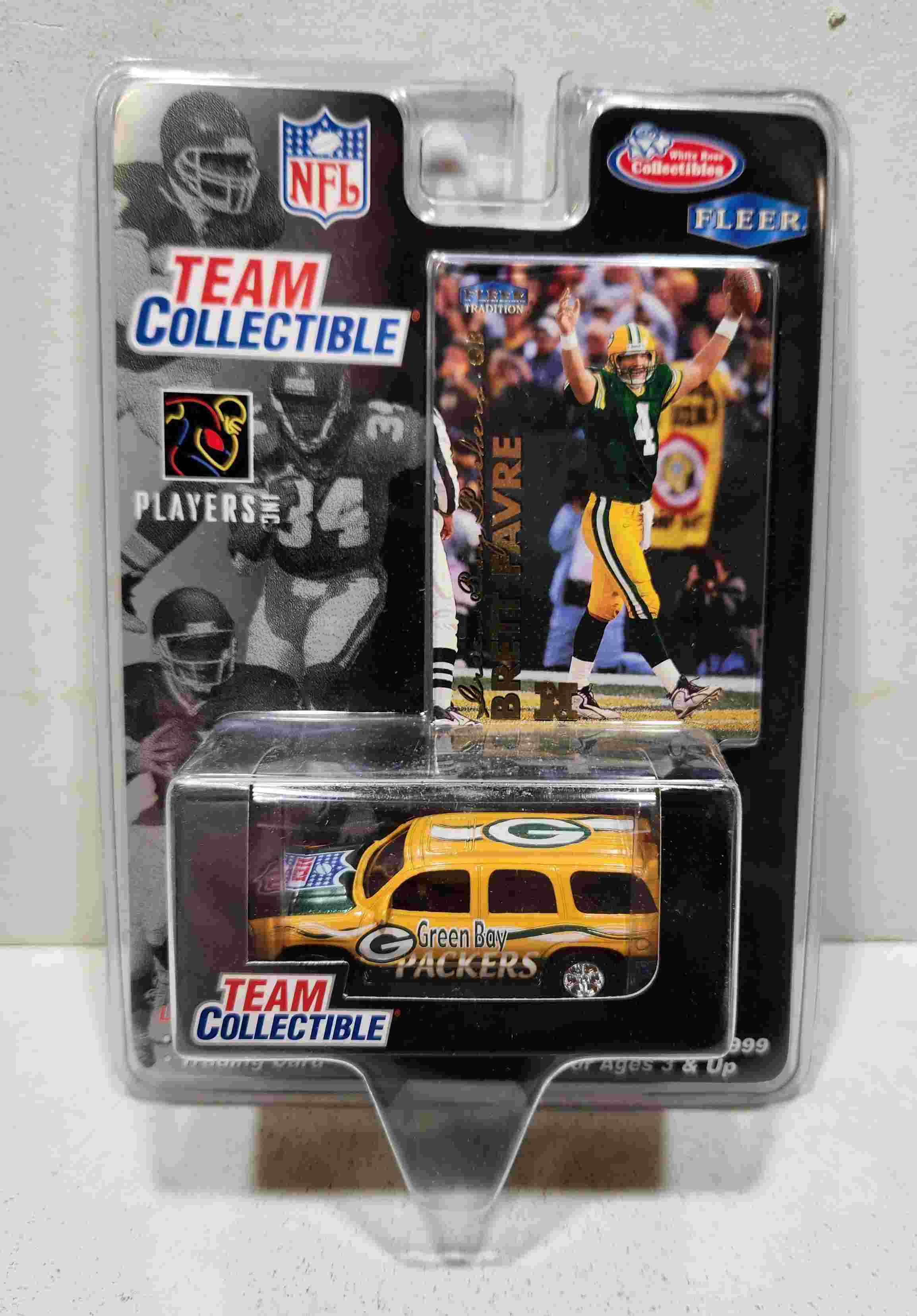 1999 Green Bay Packers 1/64th Yukon with Brett Favre trading card