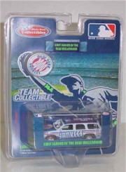 2000 New York Yankees 1/64th MLB GMC Yukon