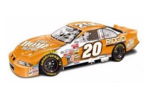 2000 Tony Stewart 1/18th Home Depot c/w car