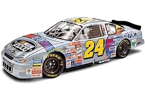 2000 Jeff Gordon 1/24th Dupont "NASCAR 2000" RCCA c/w bank car