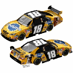 2010 Kyle Busch 1/64th Pedigree Pitstop Series Camry