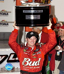 2004 Dale Earnhardt Jr udweiser "Daytona 500 Win""Holding Trophy" Racing Reflection photo